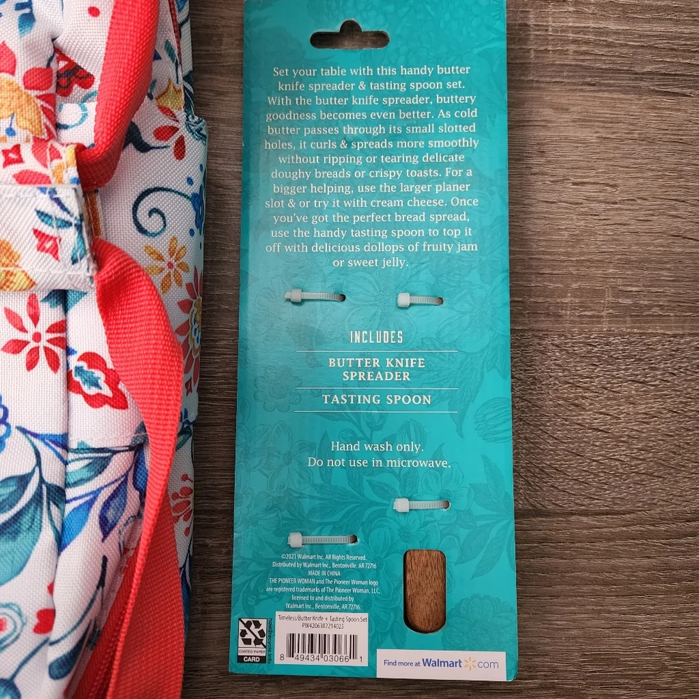 The Pioneer Woman Baker Tote/ Spoon Set Bundle